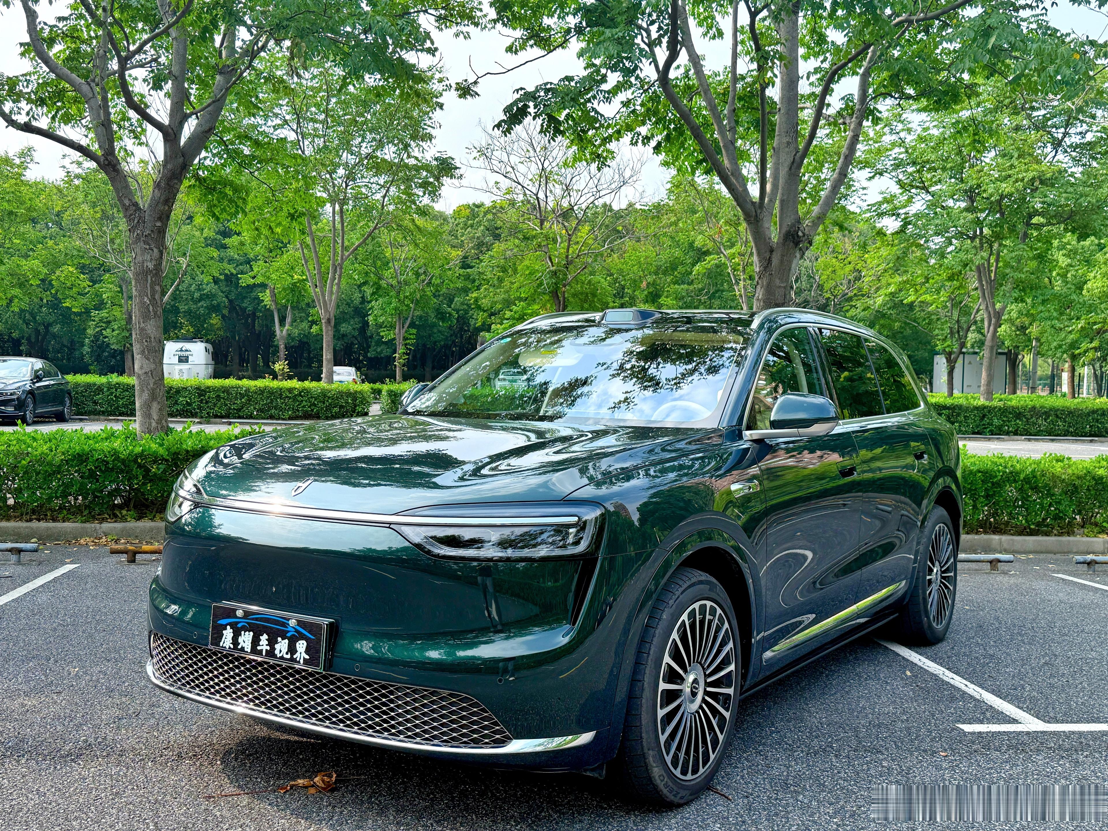 问界新m7 上次拍完M8很多人还想看M7主打一个听劝昨天刚飞回 这不今天M7就来