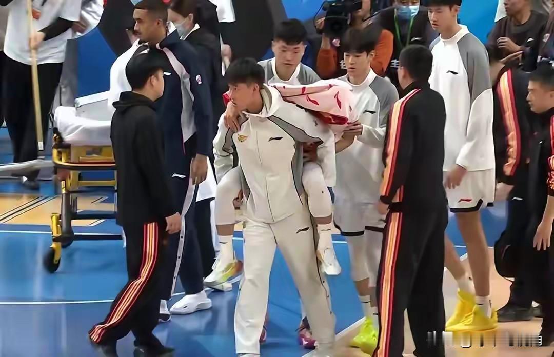 真是人有旦夕祸福，马有转缰之病。
广东东阳光多牛逼，本场之前，一场不败领跑Cba