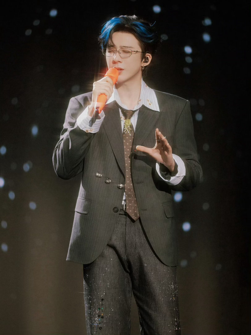 我想-摩登兄弟 我想我的点评：刘宇宁新歌我想巅峰潮流榜超会评摩登兄弟好喜欢你的歌