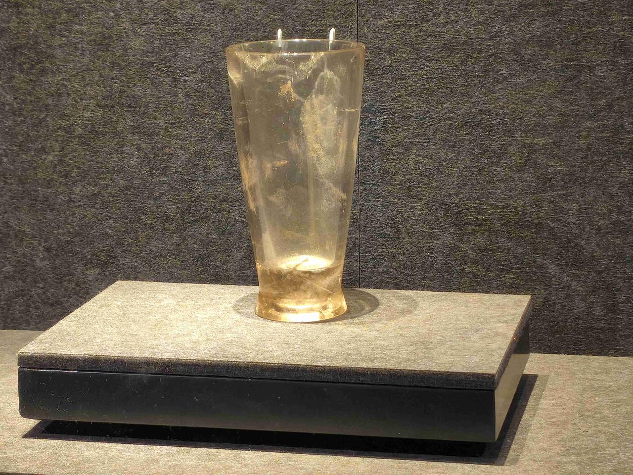 杭州博物馆镇馆之宝
水晶杯
来自于战国中晚期
国家一级文物，禁止出国展览

带定