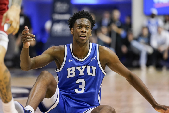 #状元热门或退出2026NBA选秀# 2026NBA状元大热迪班萨表示：“我可能