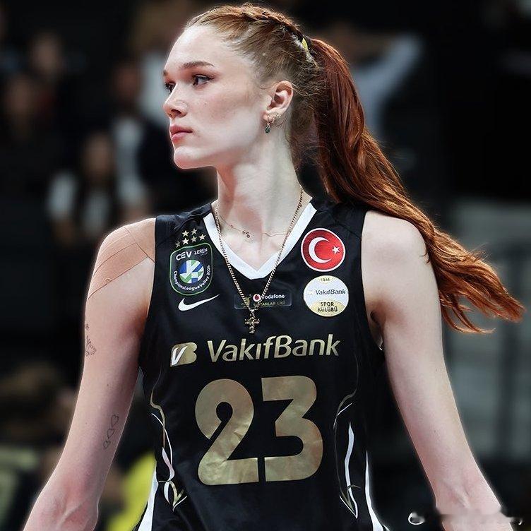 当你得知博斯科维奇将加入球队时，你作何反应？马尔科娃： 听到转会消息时，我开心极