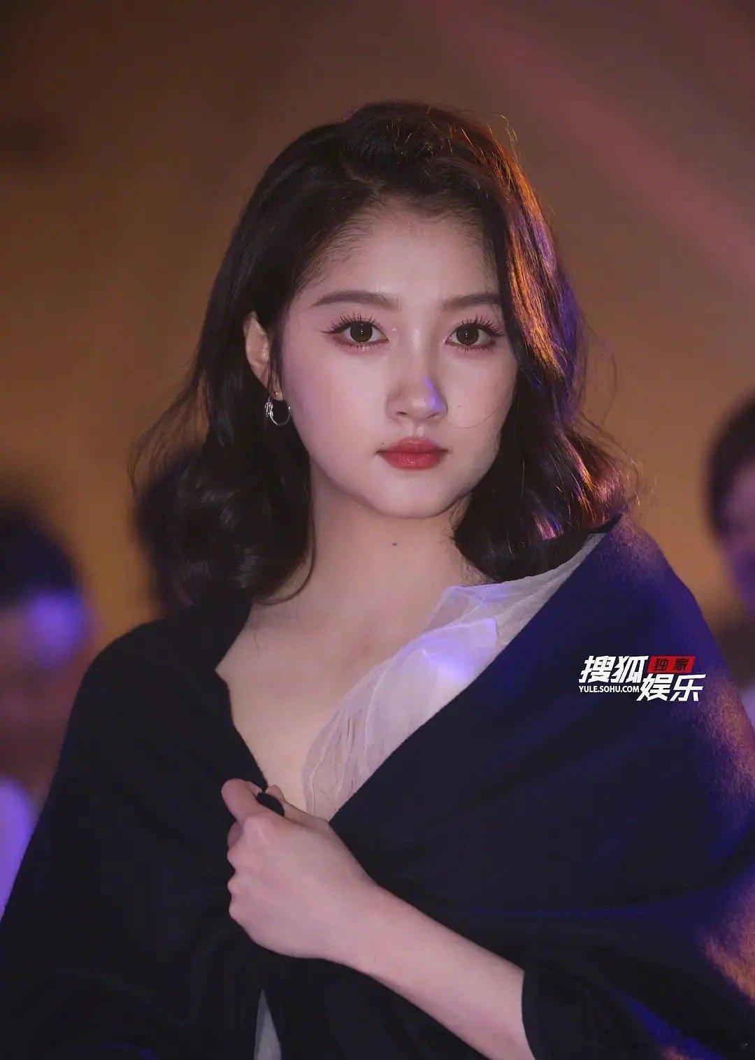 关晓彤这脸状态如何[举手] ​​​