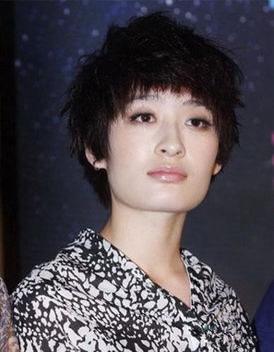 曾轶可到底是怎么火的？这已经是第二次没开起来演唱会了，此前在苏州站因为票房无法覆