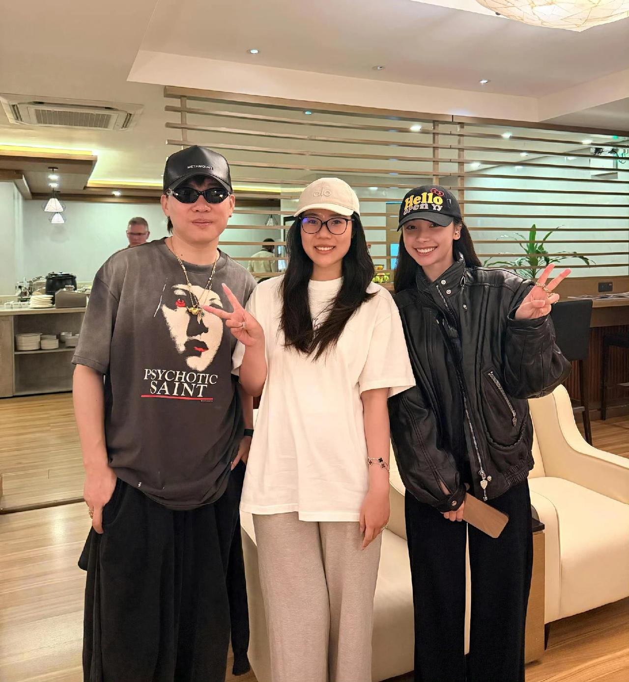 娱乐圈清流！胡彦斌易梦玲带素人官宣太圈粉，不藏不掖的爱情真让人舒服
 
最近娱乐