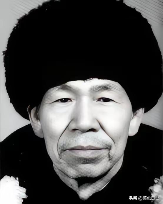 他是四川一老农，104岁离世，子女收拾他遗物时，却吓了一大跳，他没有留下任何遗产