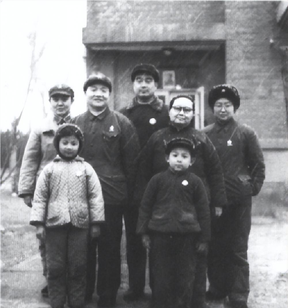 孔从洲临终前挂念儿子孔令华，担心他性格太老实，是否适合涉足商界的新岗位？
198