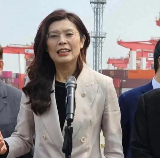 摊牌了！

郑丽文表示，民进党不敢收押我 “放轻松”，如果民进党敢用司法手段收押