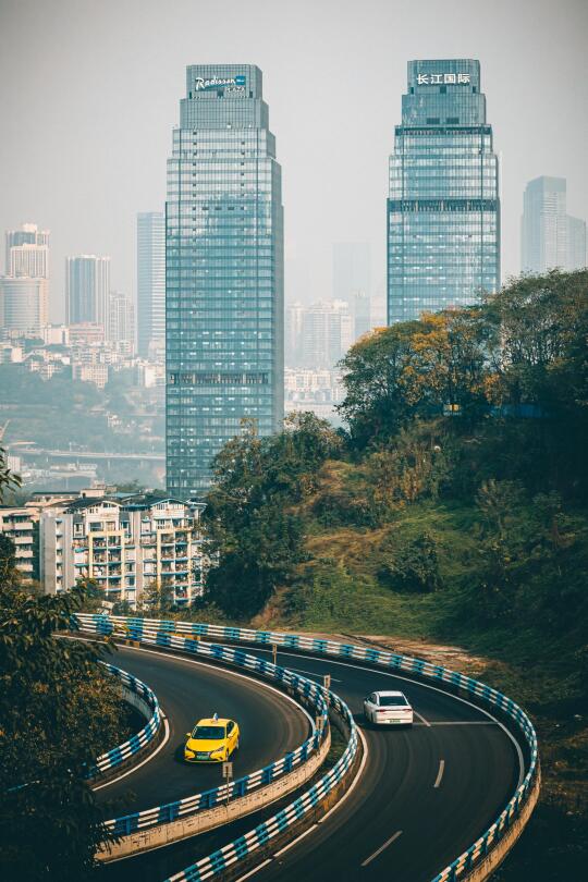 重庆小众机位，山城里的双S湾🚕和双楼🏢～