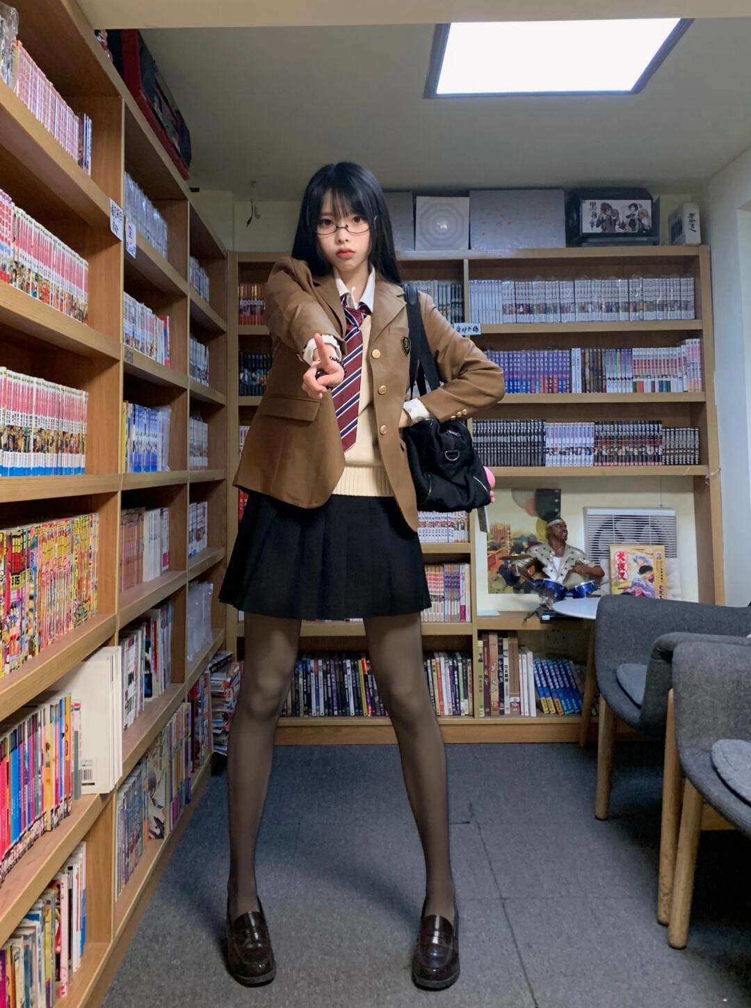 朋友说有点像麻衣学姐