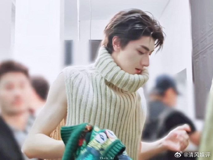 林一冷脸走秀顶级男模没点进来之前还在想什么时候出了个QiuGala秀，原来是地球