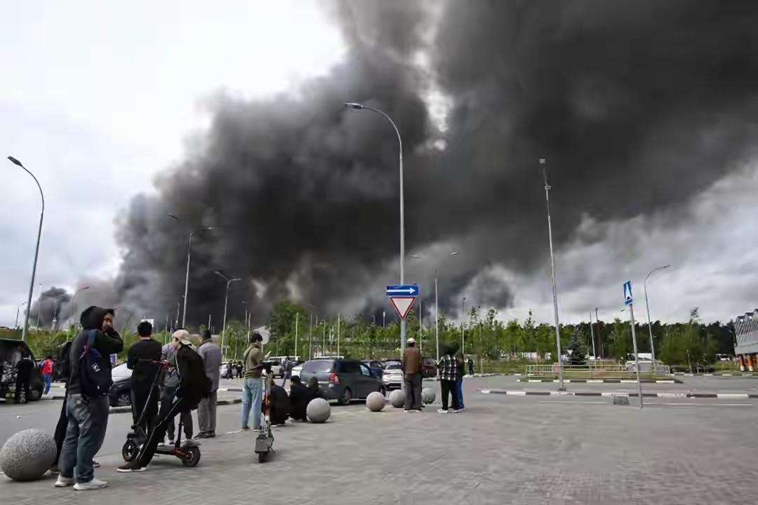 乌克兰一周三袭莫斯科，核心炼油厂彻底停产

近日，乌克兰连续三天对莫斯科发动大规