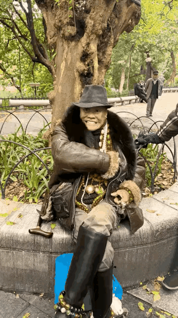 看到这位大爷的举动，
我终于理解了王石………