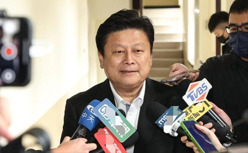 就在刚刚，

中国国民党党团总召傅昆萁发表声明，

4月12日，针对国民党主席郑