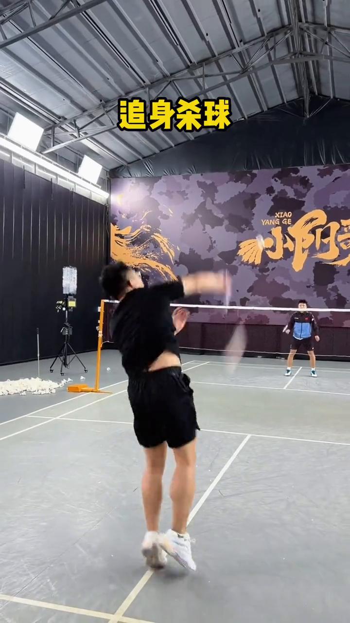 《战术教学》：杀球进攻打不死得分的三种线路。
羽毛球初学者进攻总是攻不死，三种线