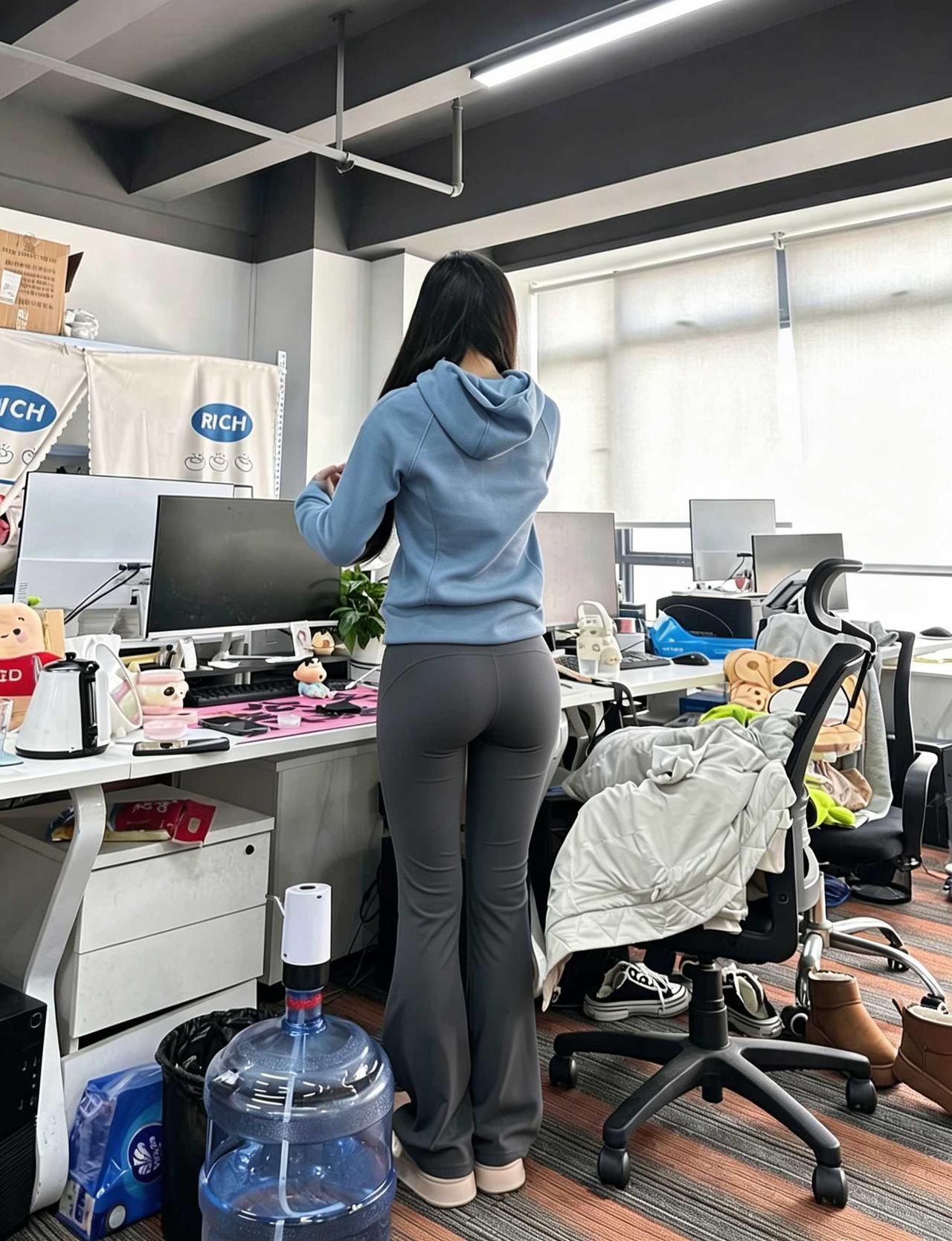 这是把公司当家了啊