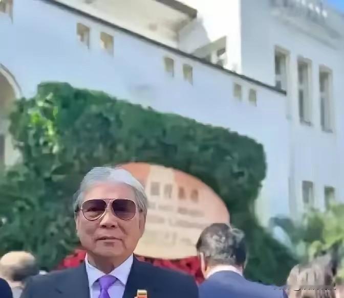 79岁霍震霆的体检报告，医生都愣了：骨龄才64岁。但他的“长寿药”不是虫草燕窝，