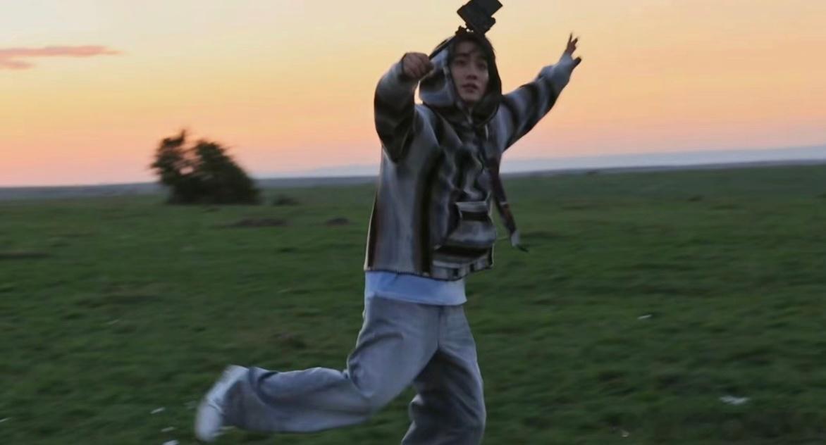 #朱一龙 演员里的一块姜# 这两张真的好有感觉！谁懂 ​​​