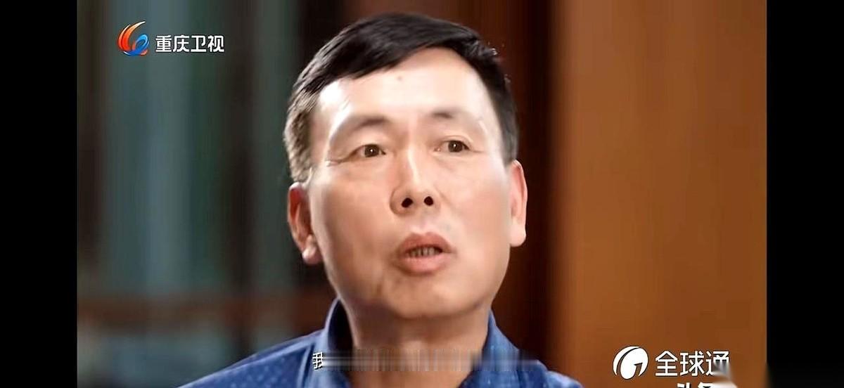 自己坐着时代的火箭冲上了天，然后扭过头，一脸不解地问地上的人：
“你们怎么还在爬