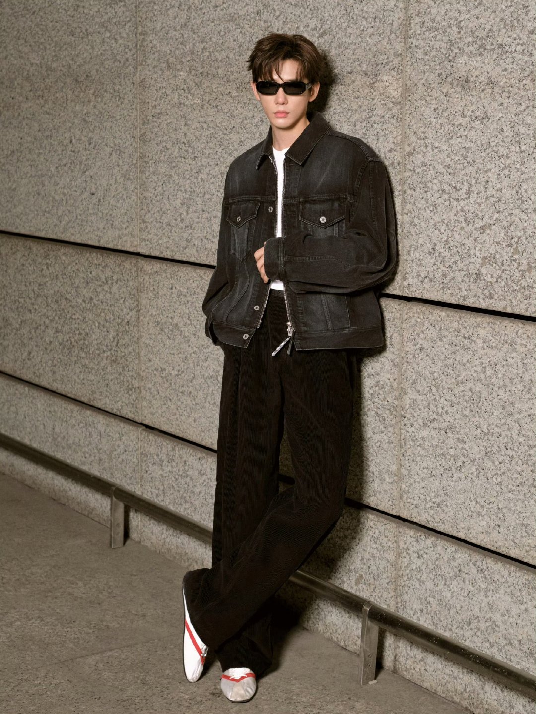 王安宇随性街拍王安宇随性街拍大片 到巴黎啦，期待！！  王安宇