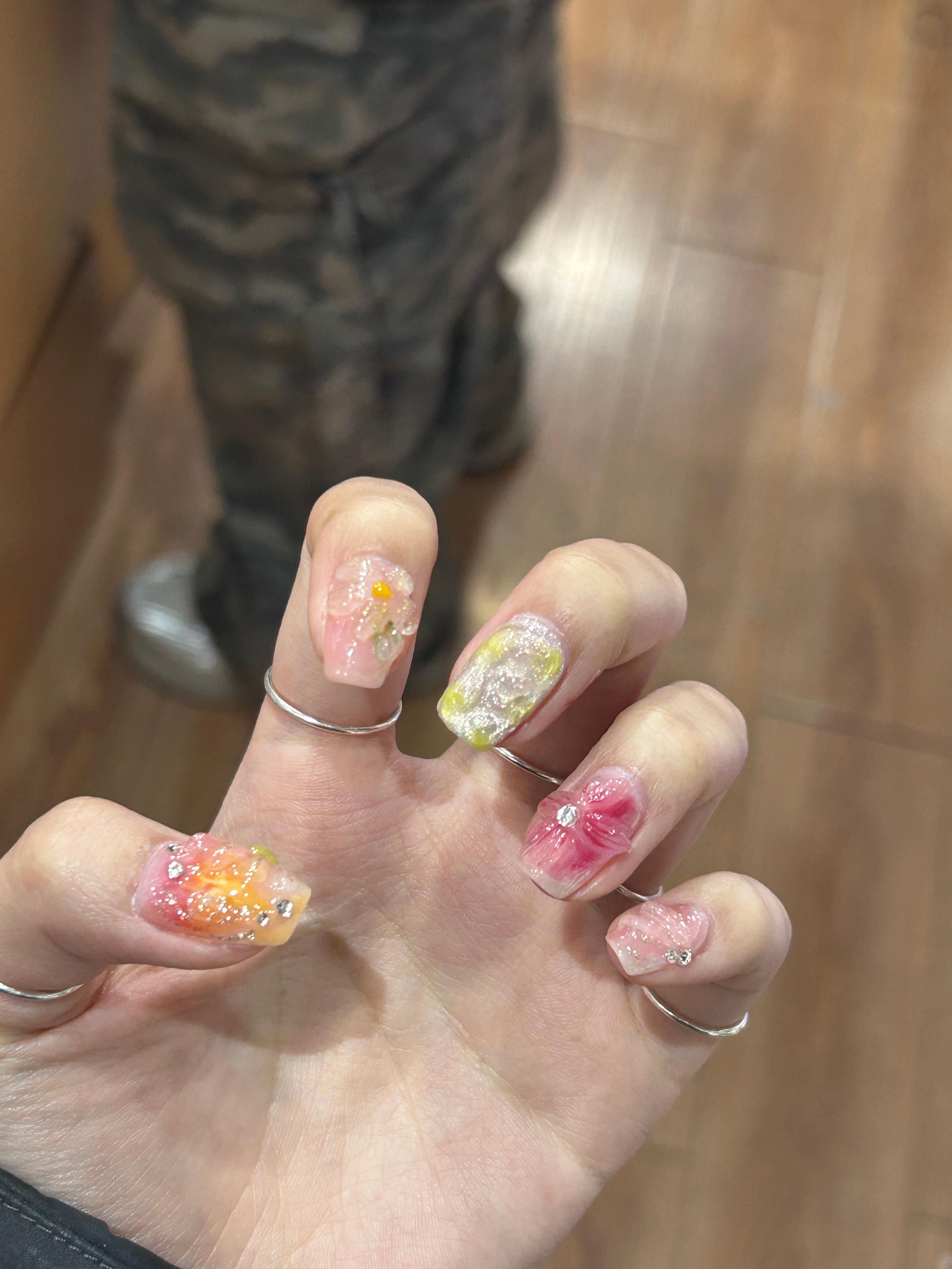 ，做了个特别满意的指甲…费时 5h 值！好漂亮 ​​​
