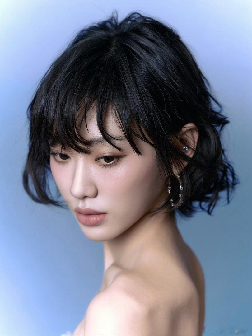 邹元清首谈和闫妮母女关系邹元清用角色理解闫妮 妈妈忘带东西怪女儿没提醒，这不就是