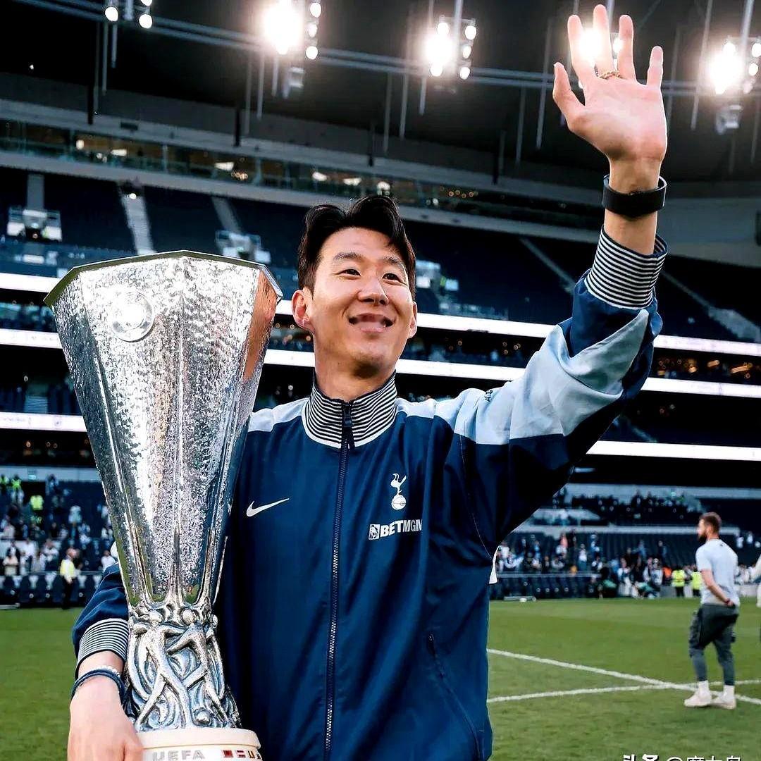 3分钟抢光门票，就为看孙兴慜回家告别。
下周欧冠赛前，孙兴慜要重返白鹿巷球场，热