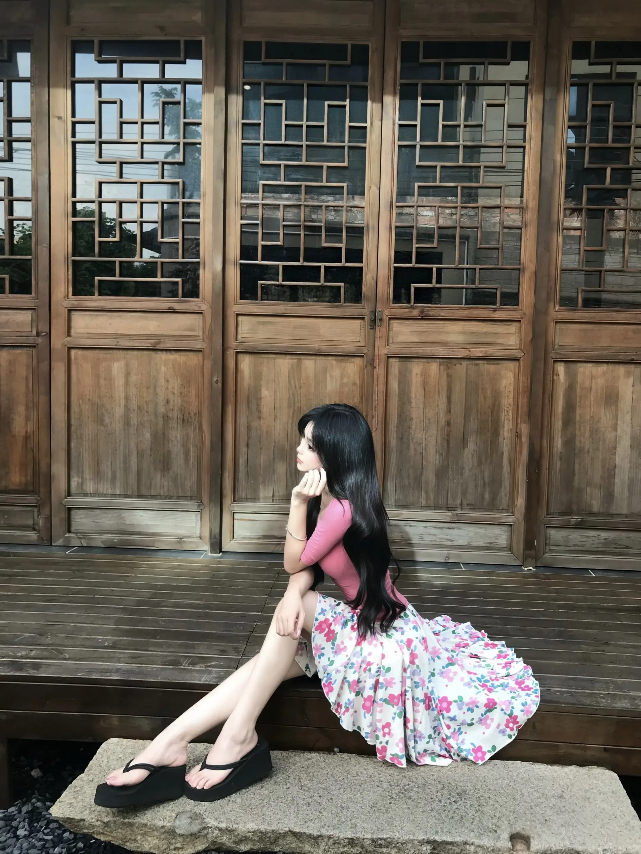 倘若你只是我生命中的过客 那向你索求太多确实是我的错