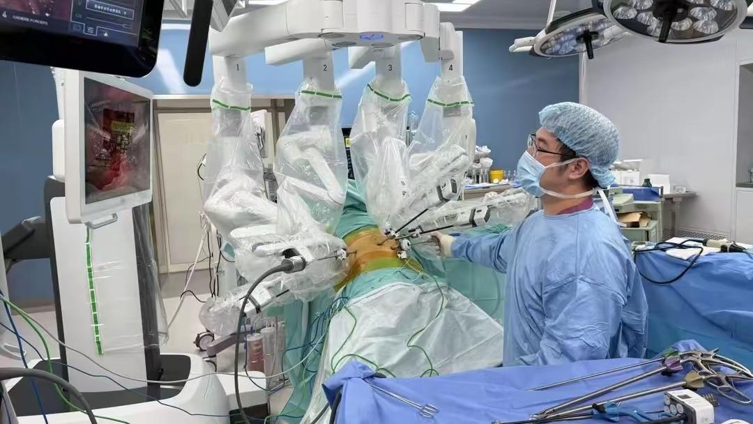 没想到中国医疗水平也超越世界先进水平。看到很多外国人来中国求医，还以为是图便宜。