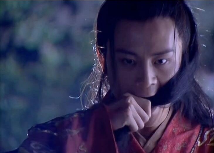 去年四月暴跌，外面有人组建了个纳指割肉群，大家一起自宫。还一起喊口号：“割了山件