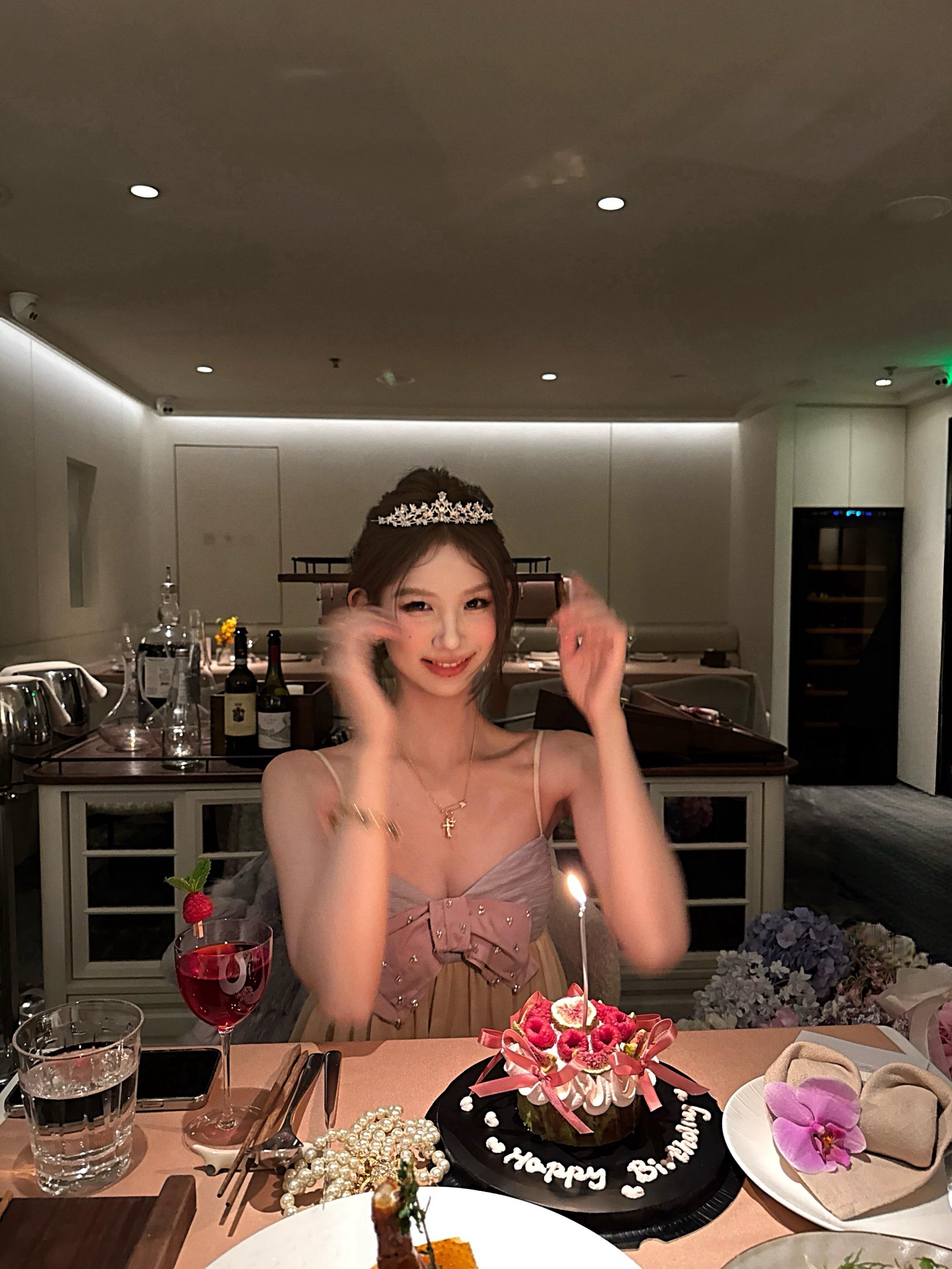 it⋆s my birthday .🥂。希望可以一直自由 勇敢 幸福