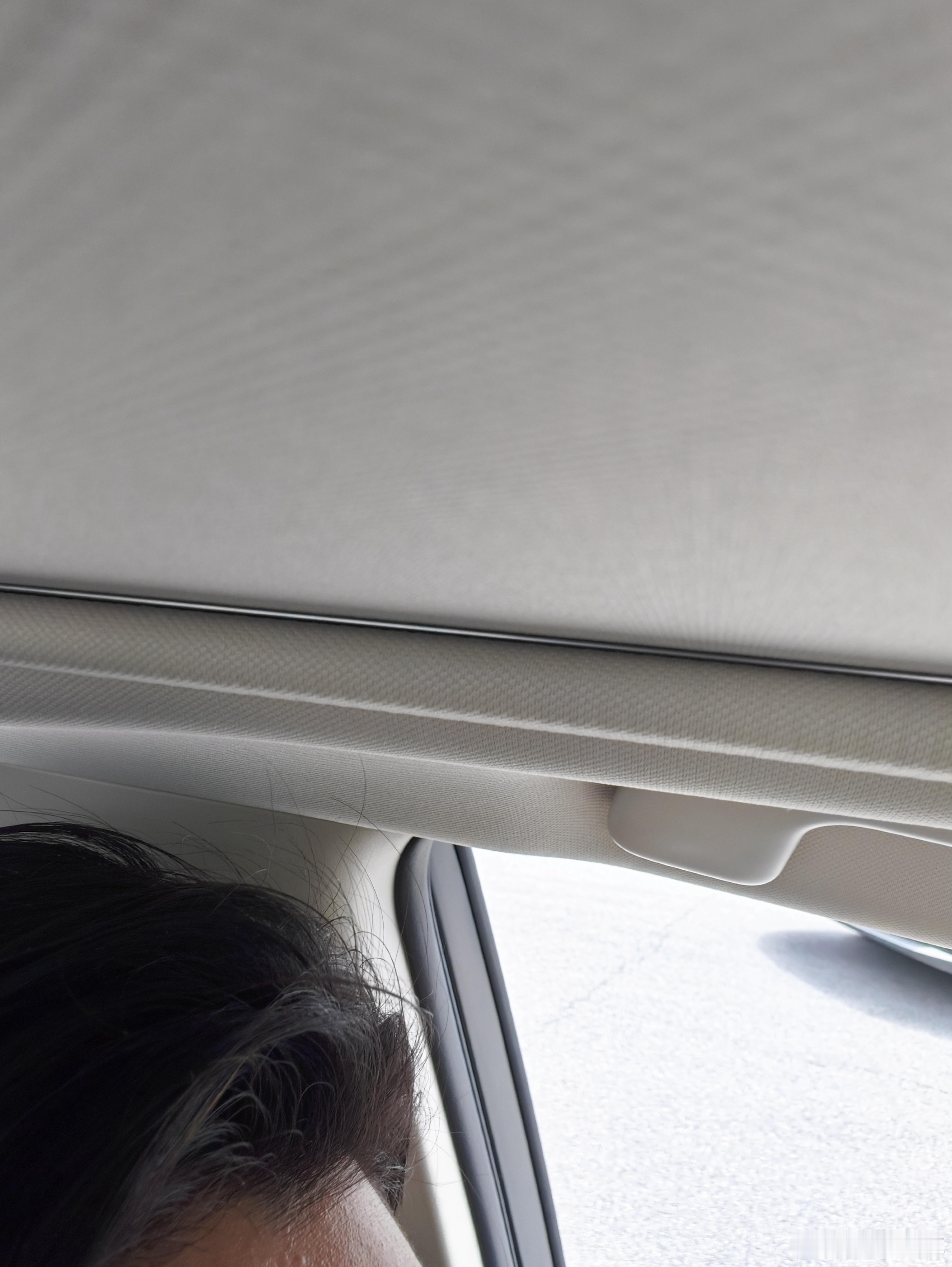 凯美瑞前排头部空间都有点顶不住呀