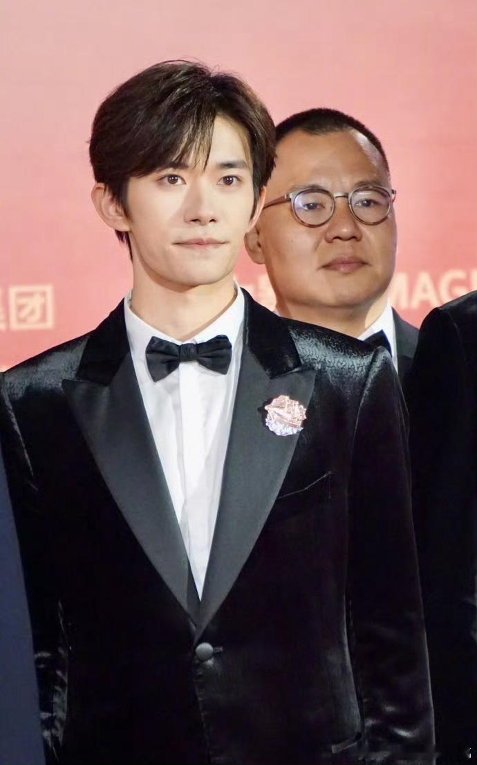 两岸同根同源，电影《澎湖海战》演绎了血浓于水的亲情与团圆，这样子的排面全都被拉满