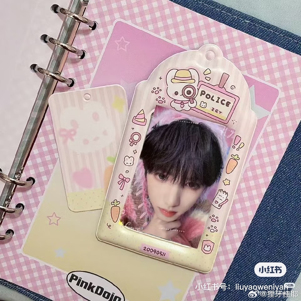 真的好适配卡套有了接这张小卡！（谁说像大脚趾😠超级萌的！） 