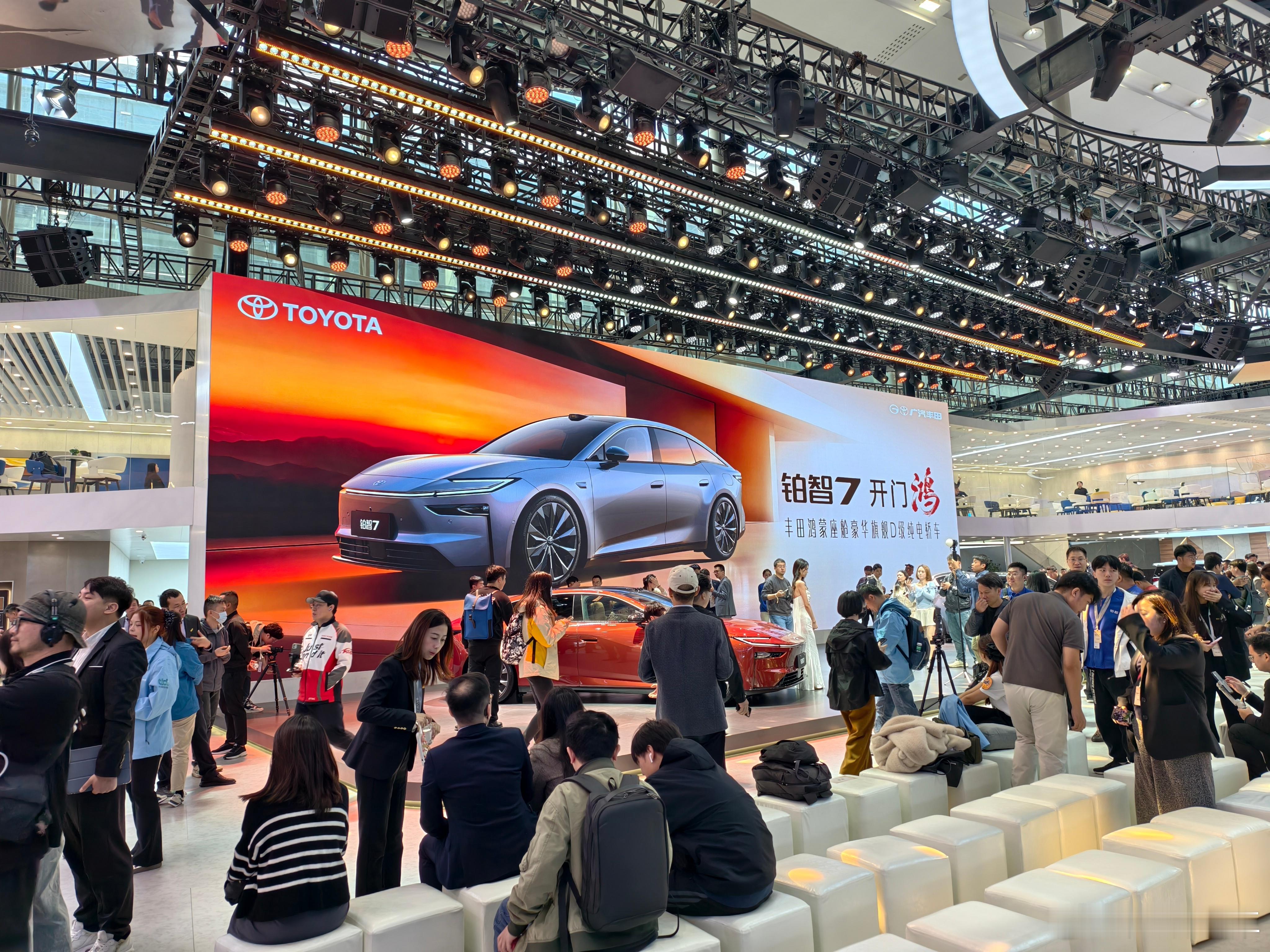 喵哥现在在2025广州国际车展的现场，广汽丰田铂智7来了，20万级的纯电D级轿车