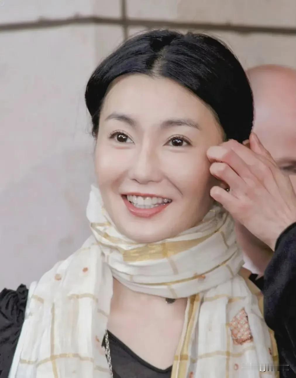 有网友说，以后华语电影成就应该没有超越张曼玉的女演员，但也有人说 ，按照现在的电