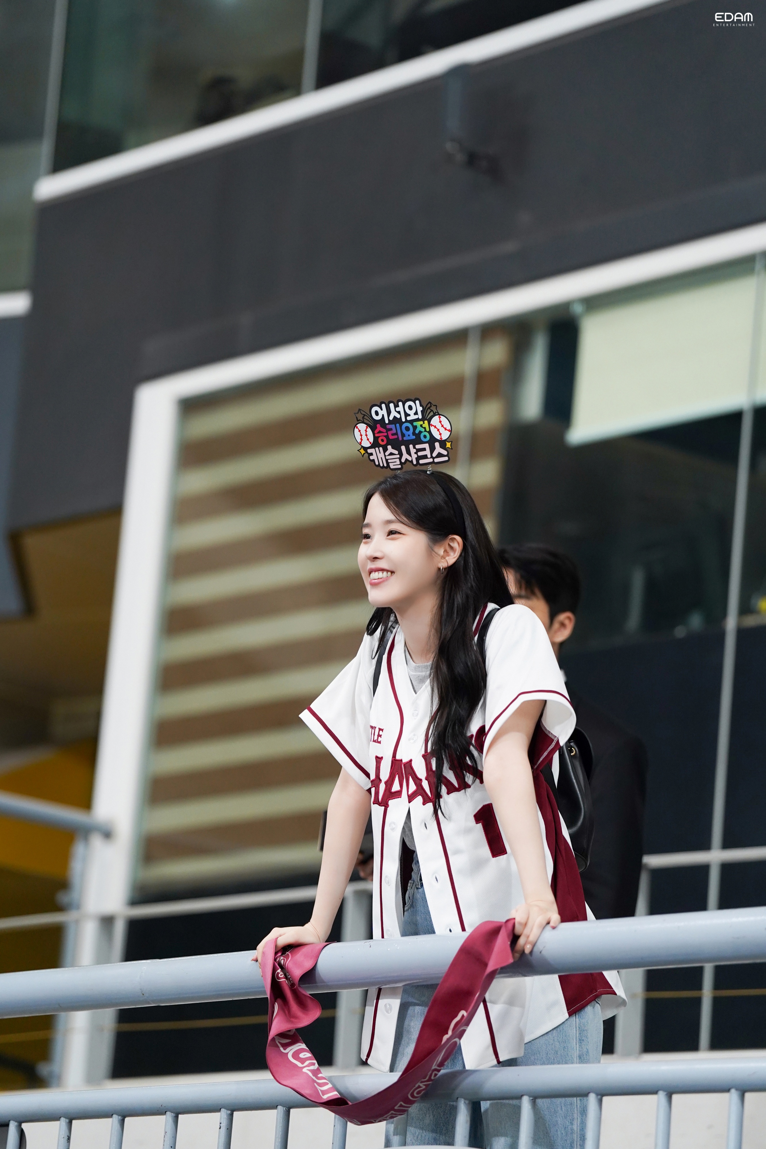 260420 IU官方更新《21世纪大君夫人》幕后花絮图Part.1 