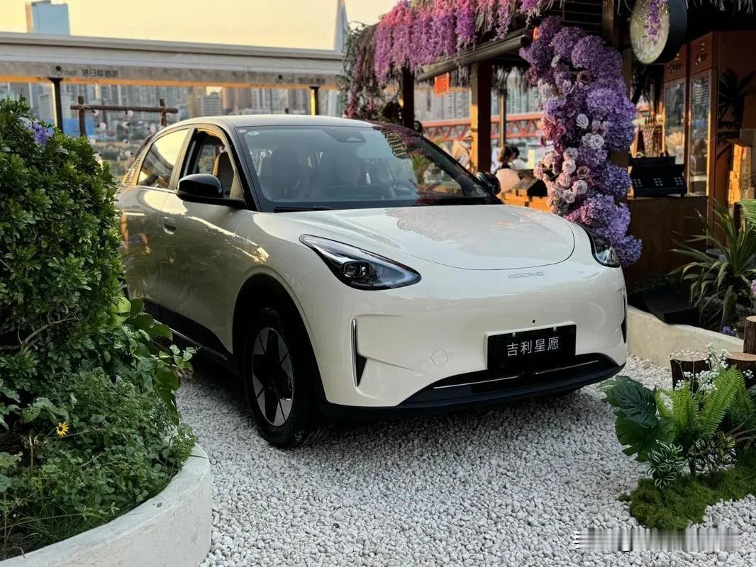 电车省钱吗？且看我来算：以续航410公里，7万左右的吉利银河星愿为例，电池包为4