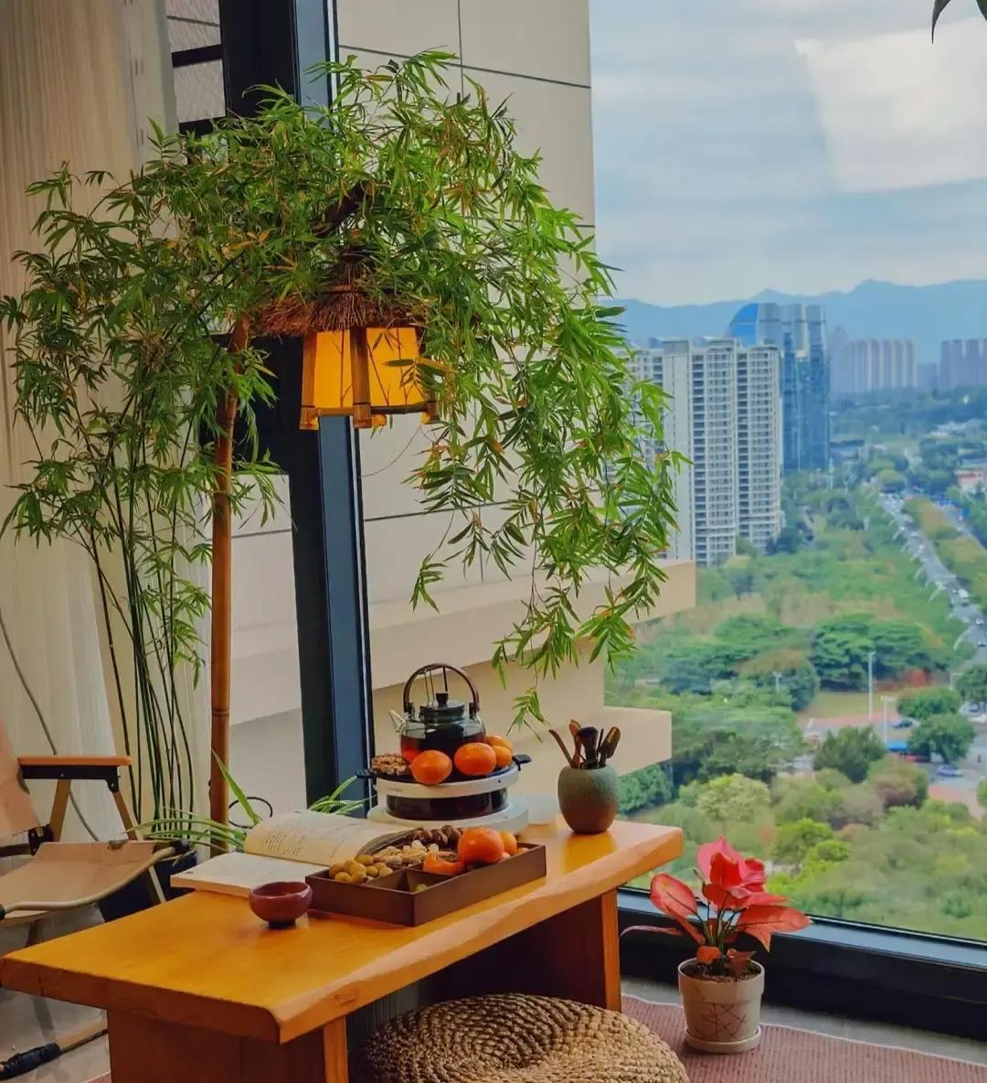 陈果和张小娴的旧话被剪成一条短视频，说低质量婚姻不如一个人待着。
我昨晚刷到，立