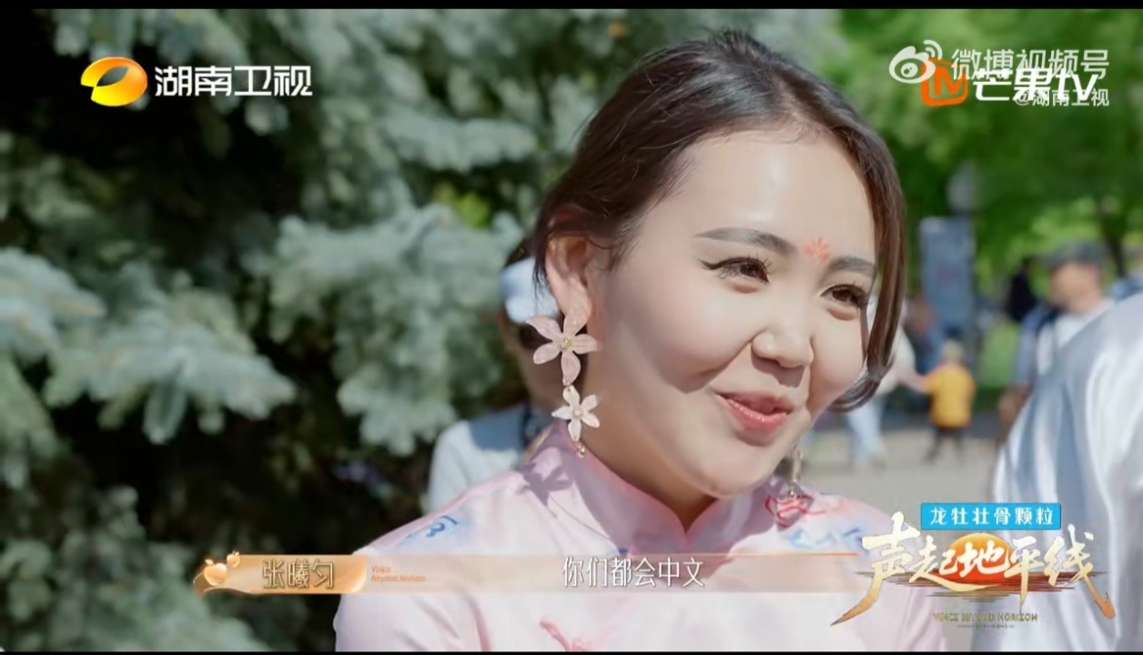 重庆火锅就是留学生的“快乐老家”，一提到就停不下筷子，这波硬控把外国友人的胃拿捏