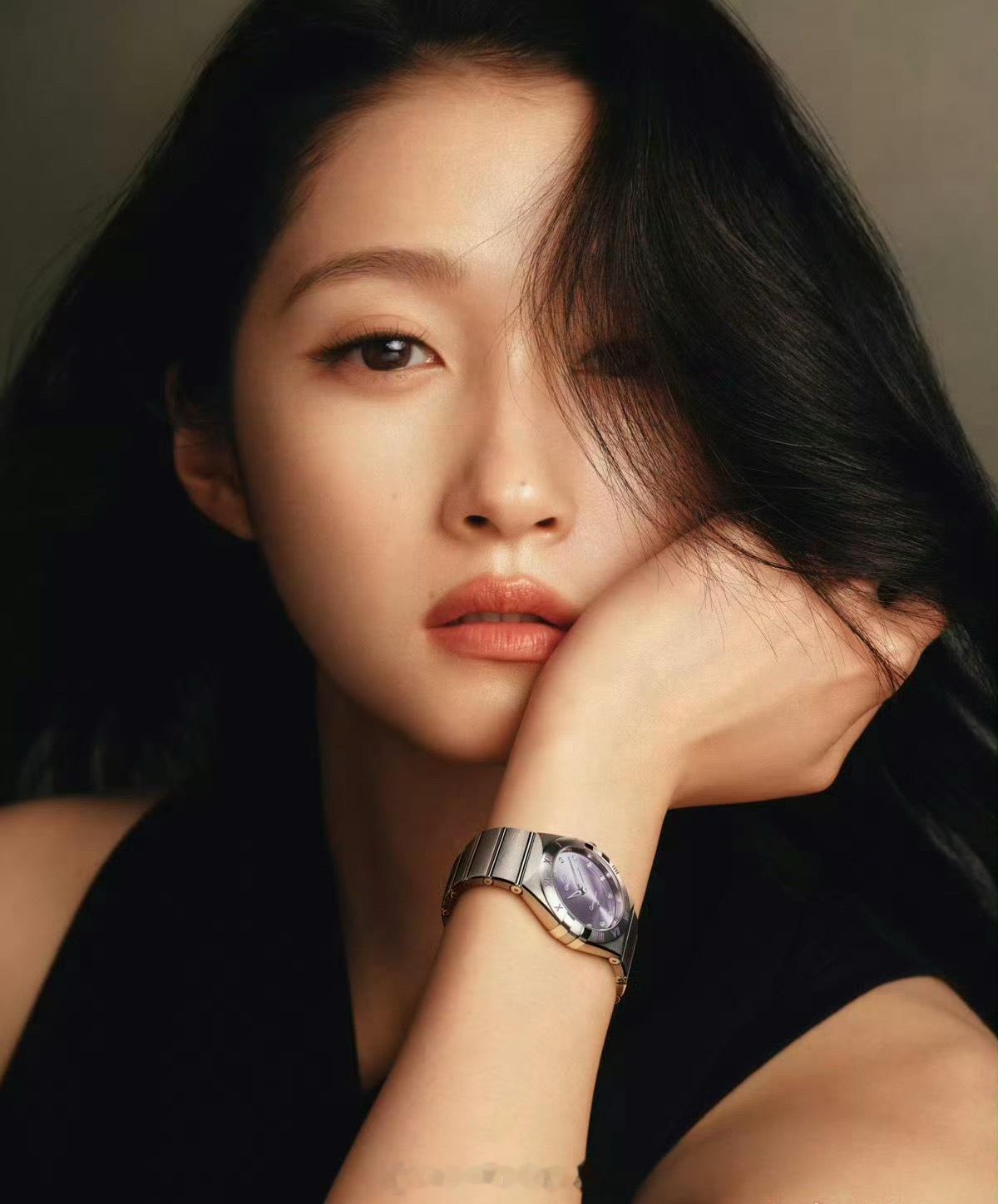 杨单给关晓彤化的高级质感妆，这组我是见过她最美最有质感的一组 