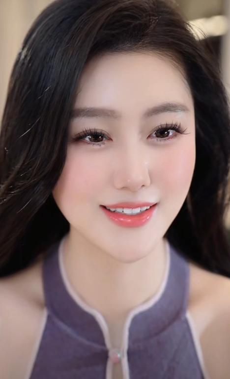 女人
一旦出轨，心就野了。
再好的男人也暖不回来。
不是不知道对错，
是外面的心