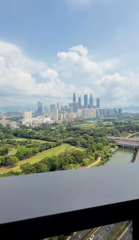 深圳南山华润城又成交两套房子:润玺一期1-30多楼，206平米，成交价3350万