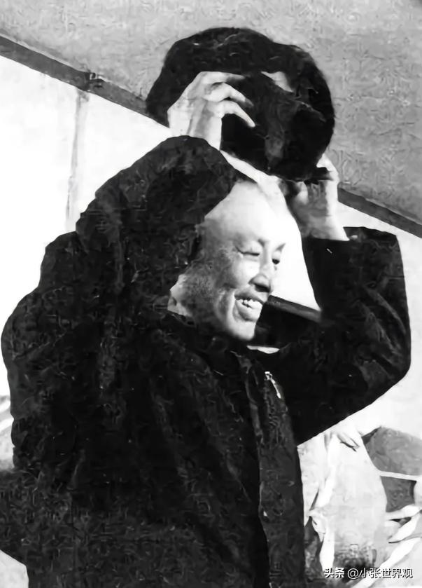 1975年，周养浩被特赦，重获自由后，国家允许他去任何地方，周养浩提出："我想去