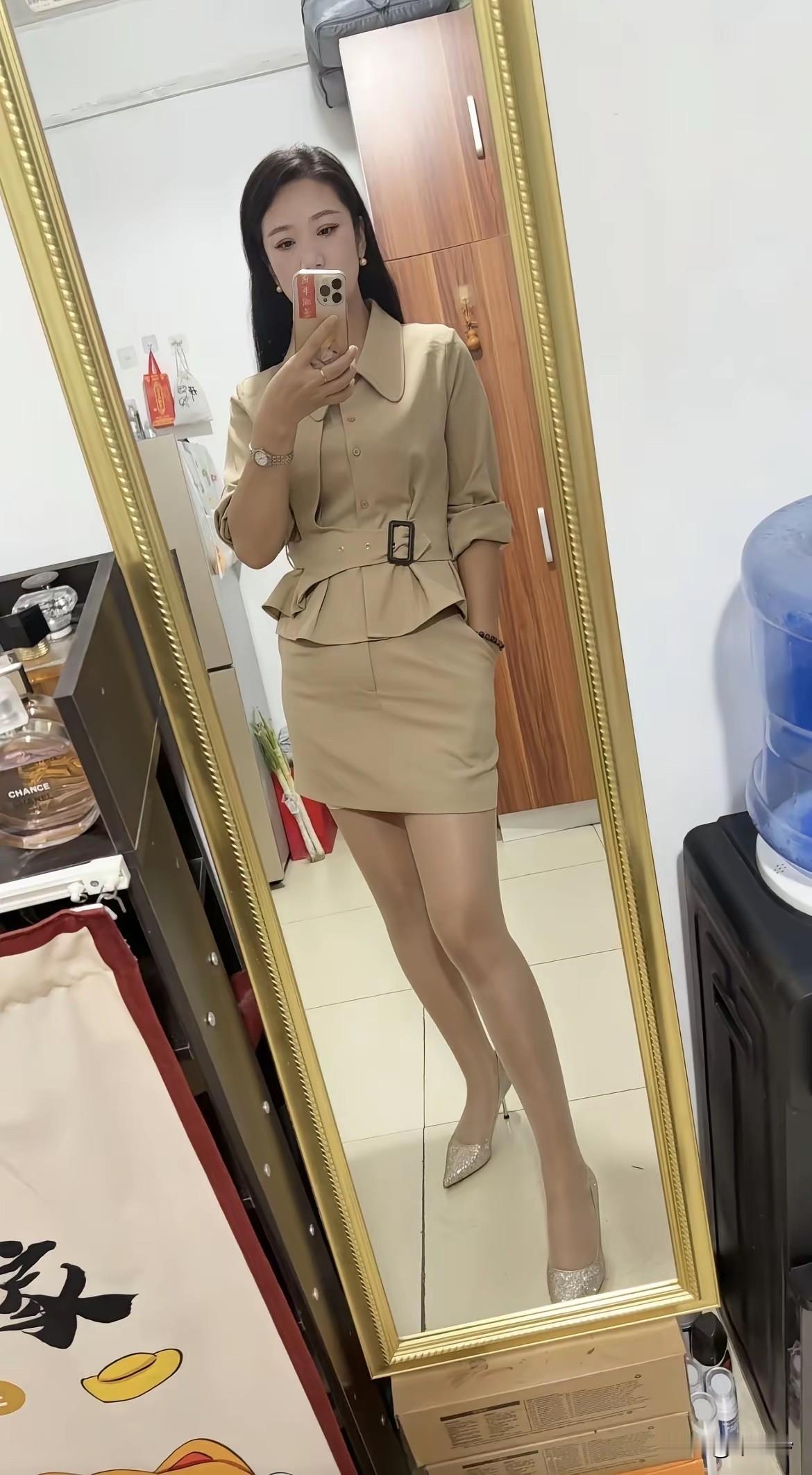 分享一下你随手拍下的照片玉色的搭配也不错吖[比心]