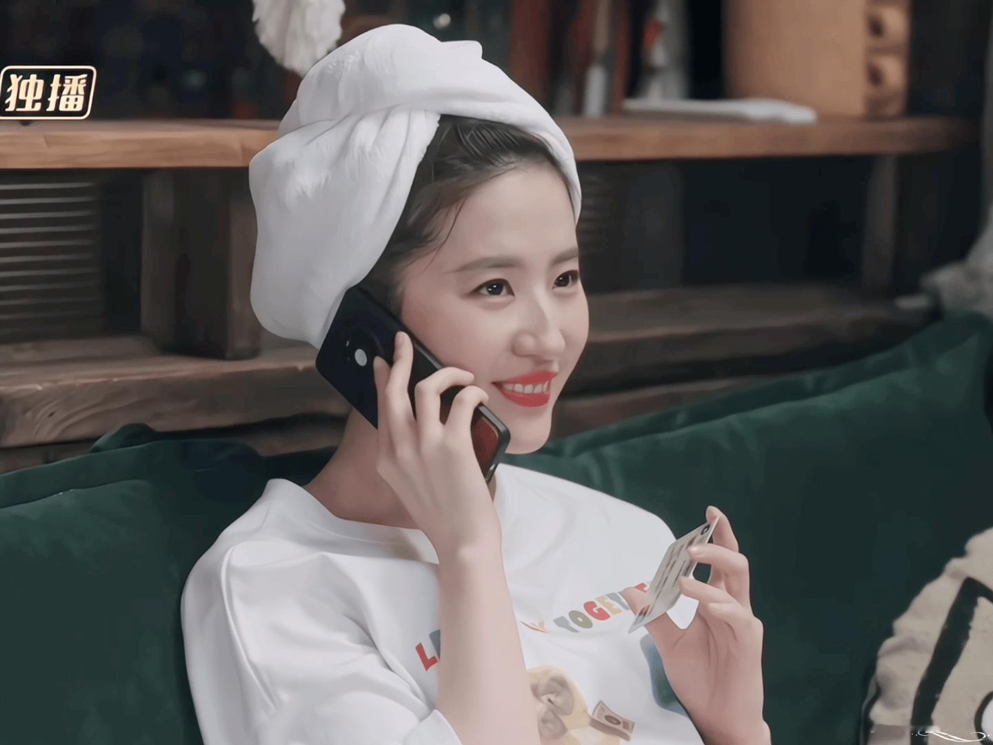 你偷偷上班攒多些物料好不咯过年之前多品牌齐发  用物料把我淹没 刘亦菲