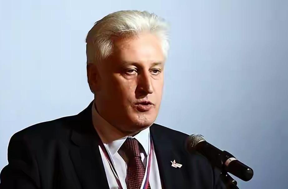 美国到现在才明白，中国是天然的超级大国！
 
当美国还在拿着冷战剧本对华围堵，当