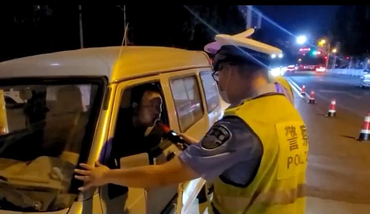 女子醉驾被骗7万元跳楼身亡，背后揭示了哪些法律盲区与人性悲剧？
醉驾本是违法行为