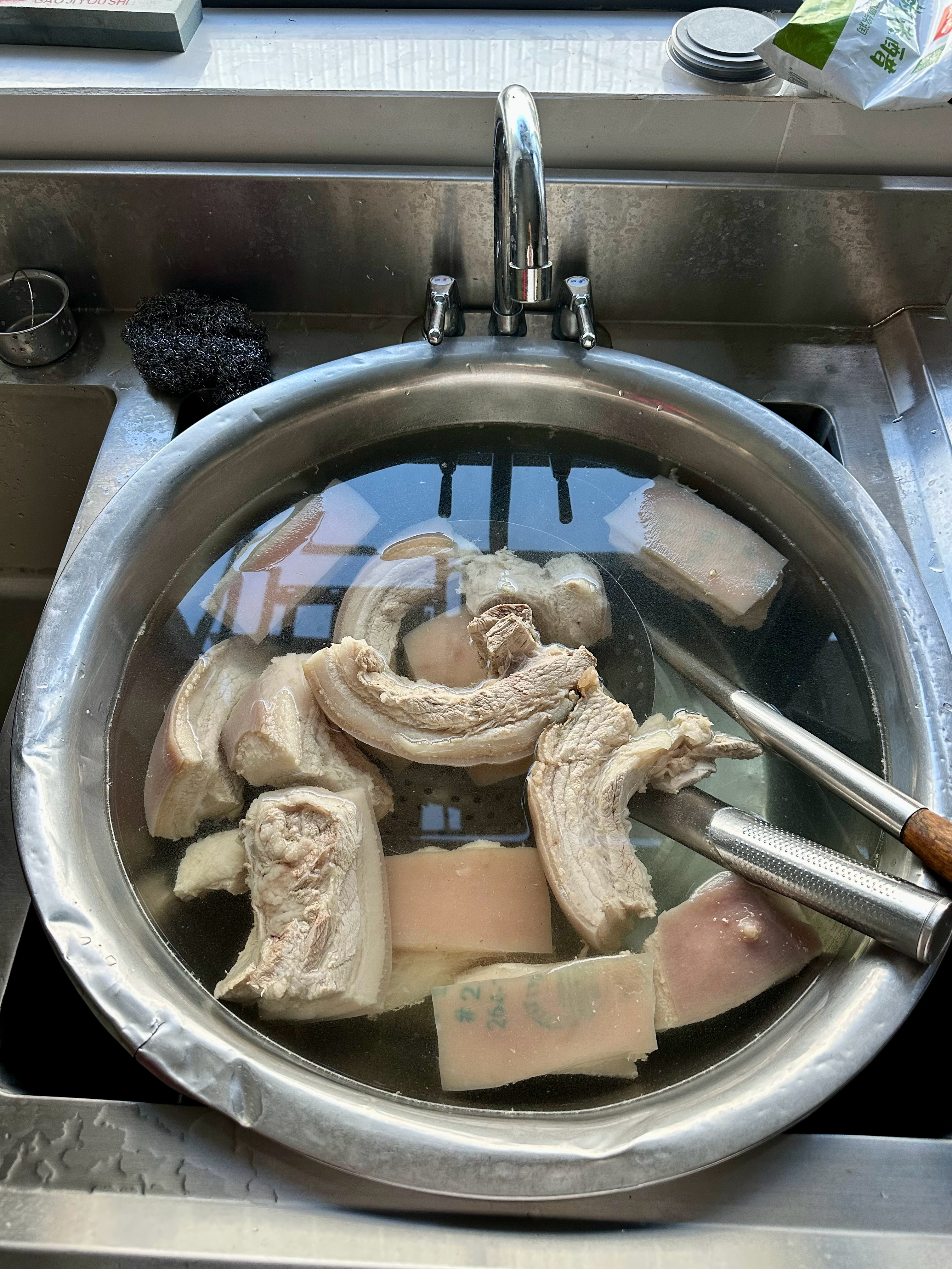 好久没吃红烧肉和肉丸子，甚是想念  成都