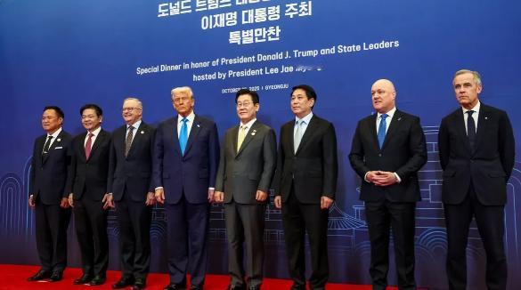 特朗普不参加APEC大会，李在明提前设宴款待，午餐的菜名拍马屁，晚餐的坐次有讲究